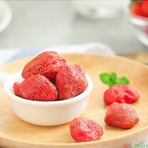 三只松鼠草莓干蜜饯果干果脯办公室休闲零食水果干106g/袋
